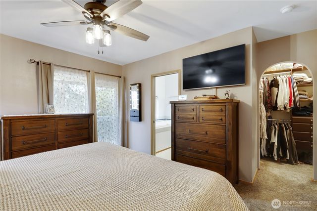 48 E Twanoh Heights Road N, Belfair, WA 98528