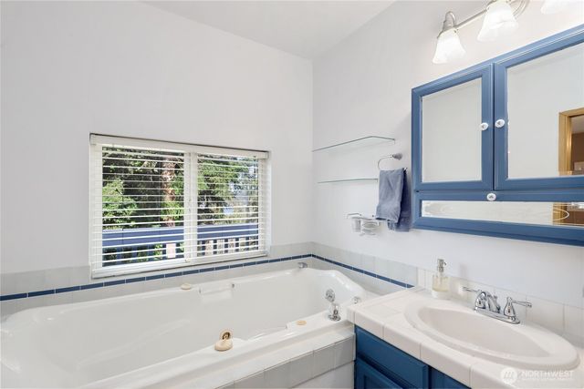 48 E Twanoh Heights Road N, Belfair, WA 98528