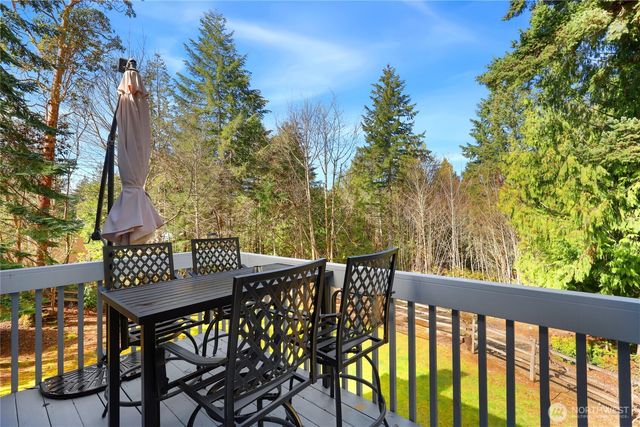 48 E Twanoh Heights Road N, Belfair, WA 98528