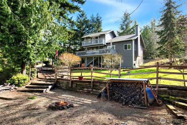 48 E Twanoh Heights Road N, Belfair, WA 98528