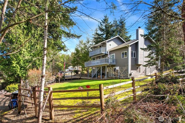 48 E Twanoh Heights Road N, Belfair, WA 98528