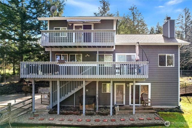 48 E Twanoh Heights Road N, Belfair, WA 98528