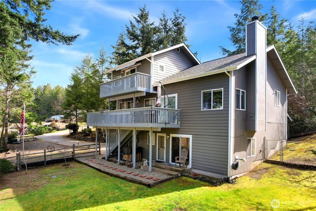 48 E Twanoh Heights Road N, Belfair, WA 98528