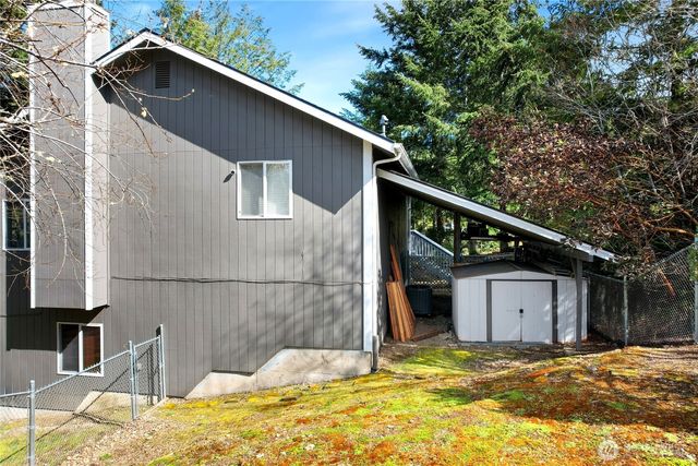 48 E Twanoh Heights Road N, Belfair, WA 98528