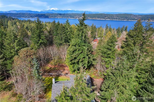 48 E Twanoh Heights Road N, Belfair, WA 98528