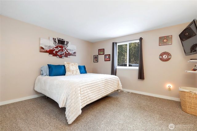 48 E Twanoh Heights Road N, Belfair, WA 98528