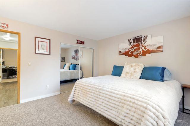 48 E Twanoh Heights Road N, Belfair, WA 98528