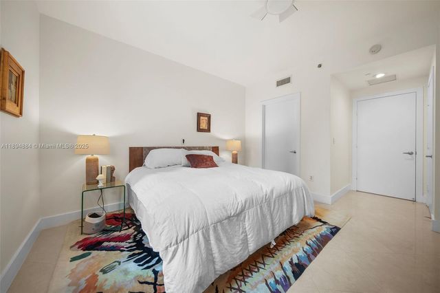 1060 Brickell Ave 1513, Miami, FL 33131