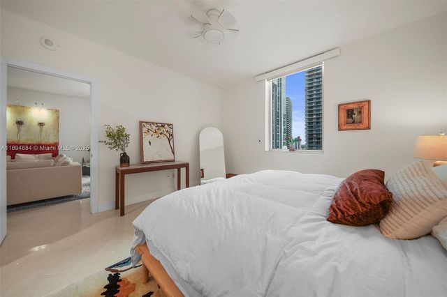 1060 Brickell Ave 1513, Miami, FL 33131