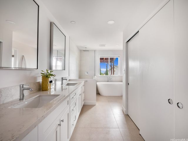 1105 Kaluanui Road, Honolulu, HI 96825