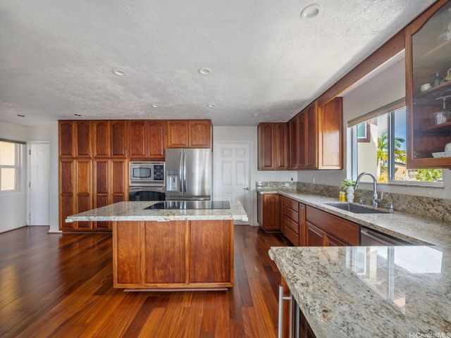 1105 Kaluanui Road, Honolulu, HI 96825