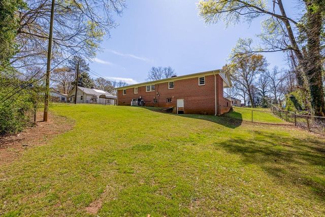 522 W Robinson Street, Gaffney, SC 29341