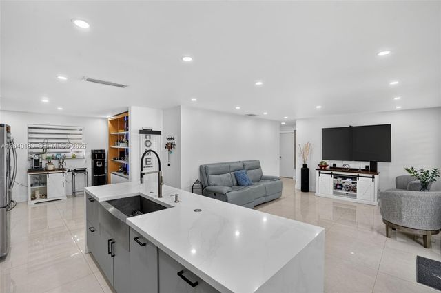9535 SW 42nd Street, Miami, FL 33165