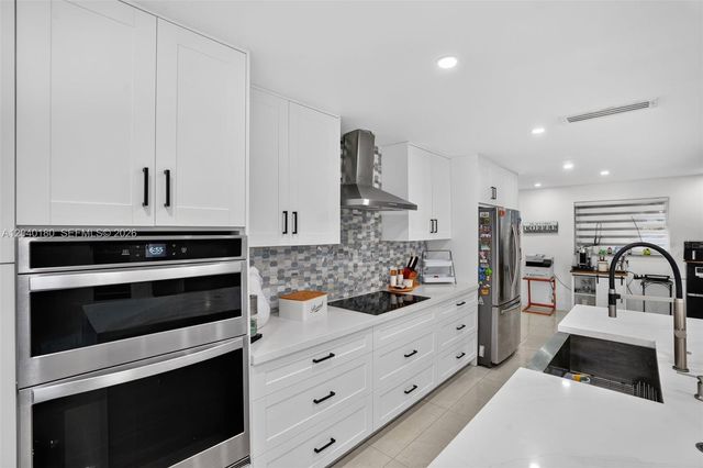 9535 SW 42nd Street, Miami, FL 33165