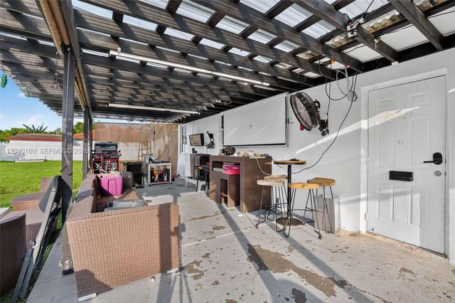 9535 SW 42nd Street, Miami, FL 33165