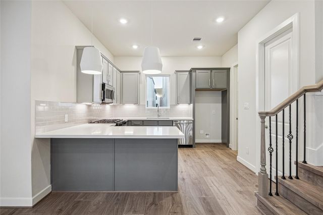 3075 Hicks Street, Houston, TX 77007