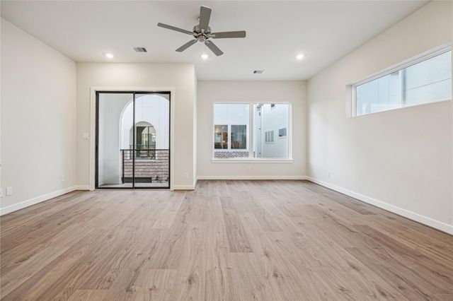 3075 Hicks Street, Houston, TX 77007