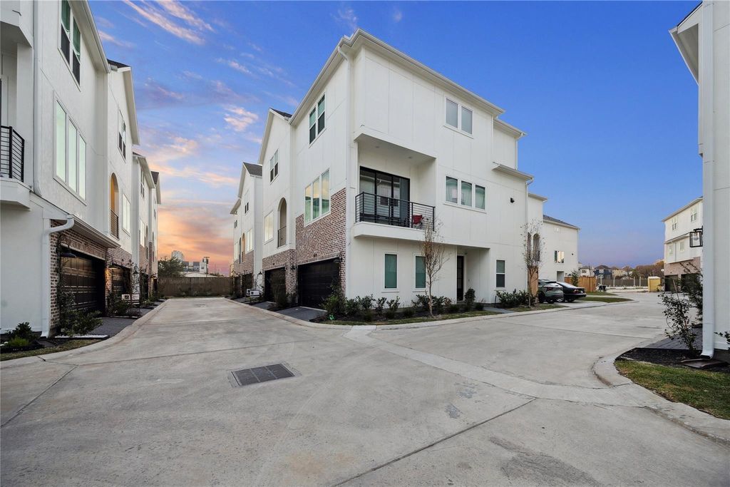 3075 Hicks Street, Houston, TX 77007