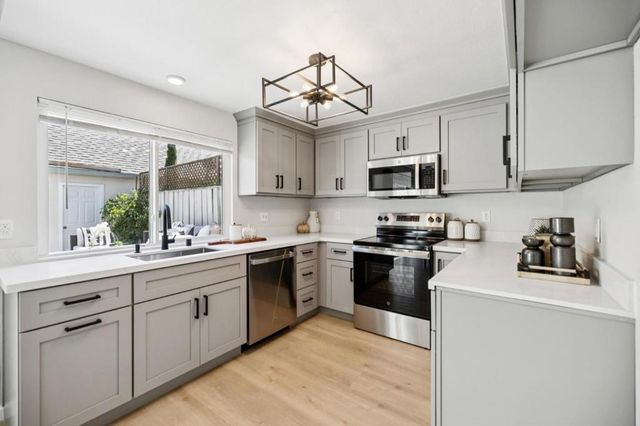 1035 Dove Lane, Foster City, CA 94404