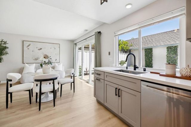 1035 Dove Lane, Foster City, CA 94404