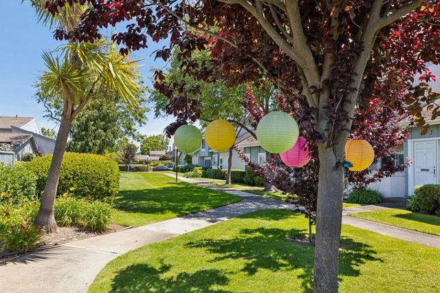 1035 Dove Lane, Foster City, CA 94404