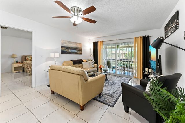 13715 Via Aurora D D, Delray Beach, FL 33484