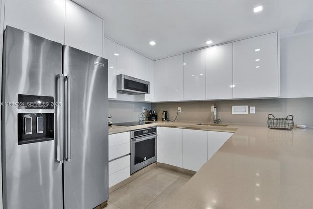 2301 Collins Ave 303, Miami Beach, FL 33139