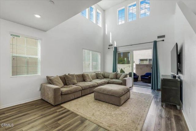 484 Tibbetts Street, Santa Paula, CA 93060