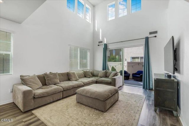 484 Tibbetts Street, Santa Paula, CA 93060