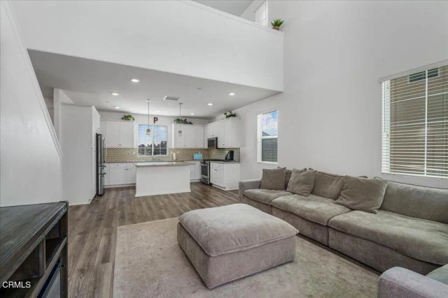 484 Tibbetts Street, Santa Paula, CA 93060