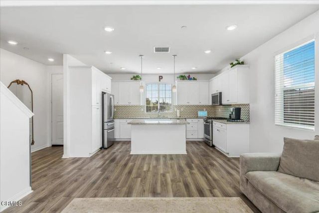 484 Tibbetts Street, Santa Paula, CA 93060