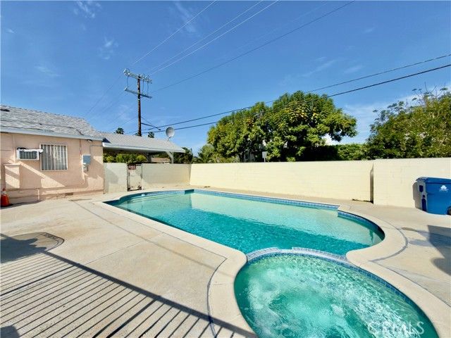 5654 Stansbury, Van Nuys (los Angeles), CA 91401