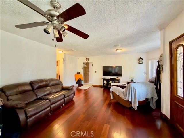 5654 Stansbury, Van Nuys (los Angeles), CA 91401
