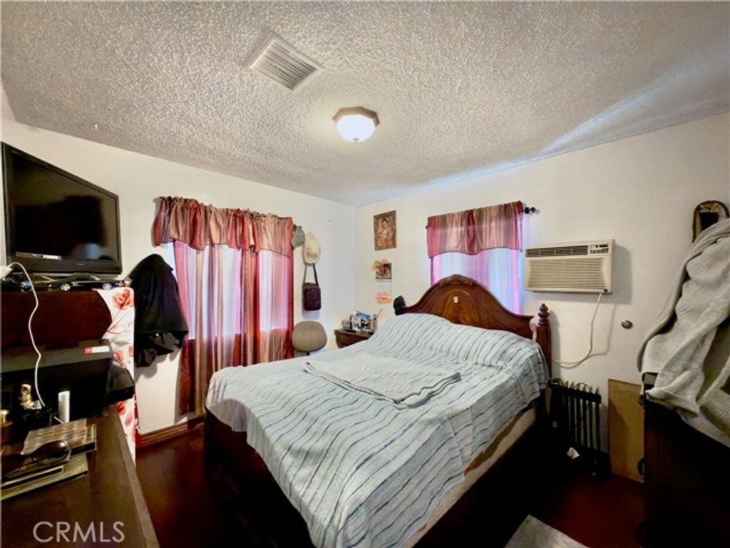 5654 Stansbury, Van Nuys (los Angeles), CA 91401