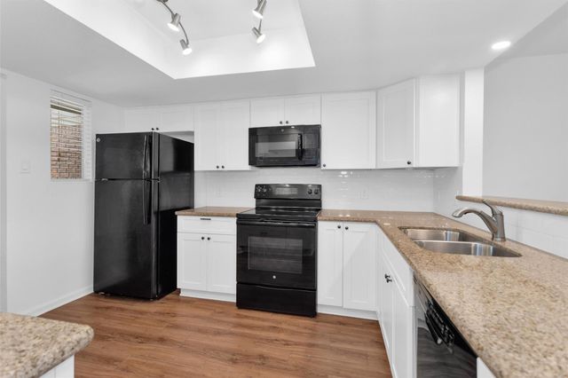 5005 Georgi Lane 38, Houston, TX 77092