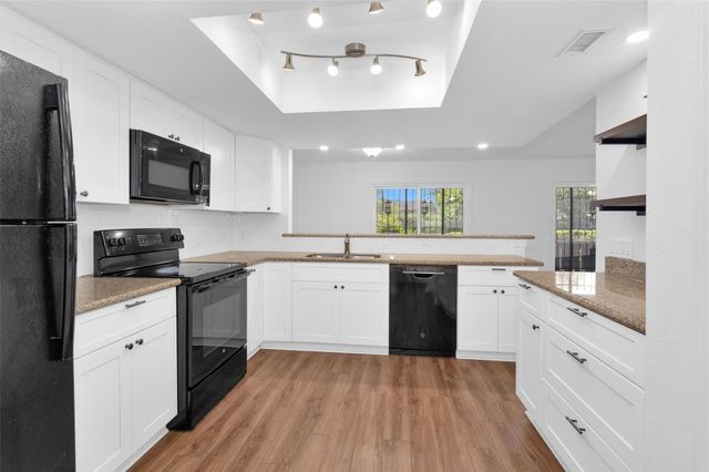 5005 Georgi Lane 38, Houston, TX 77092