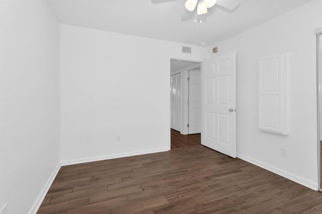 5005 Georgi Lane 38, Houston, TX 77092