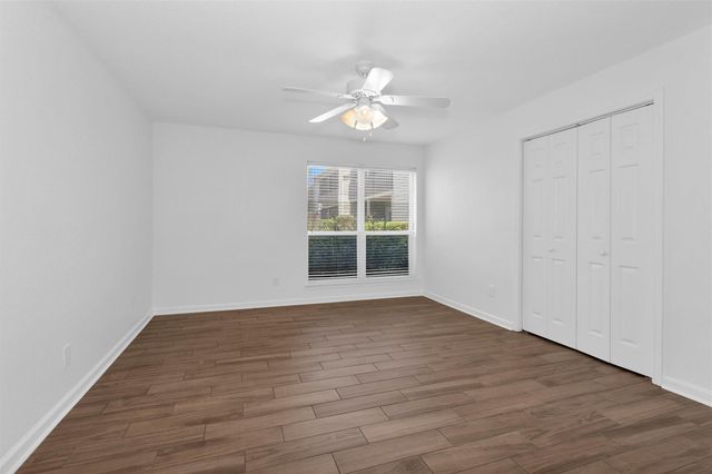 5005 Georgi Lane 38, Houston, TX 77092