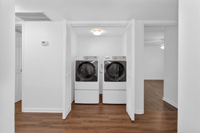 5005 Georgi Lane 38, Houston, TX 77092