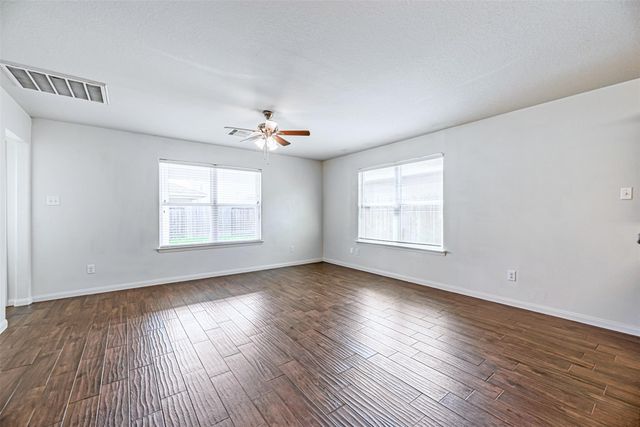 11207 Hall Pines Court, Houston, TX 77075