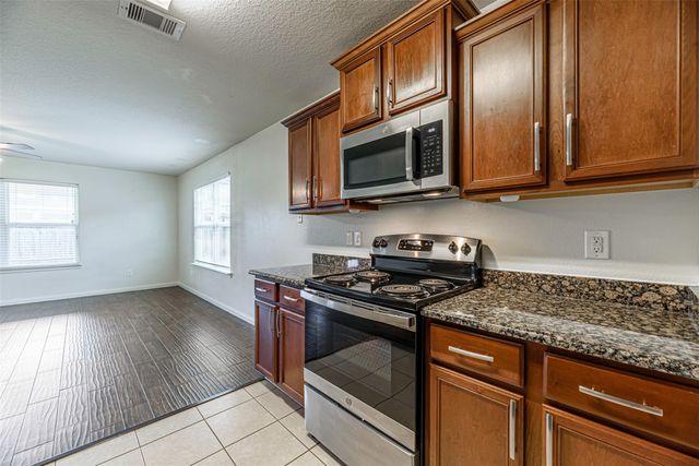 11207 Hall Pines Court, Houston, TX 77075