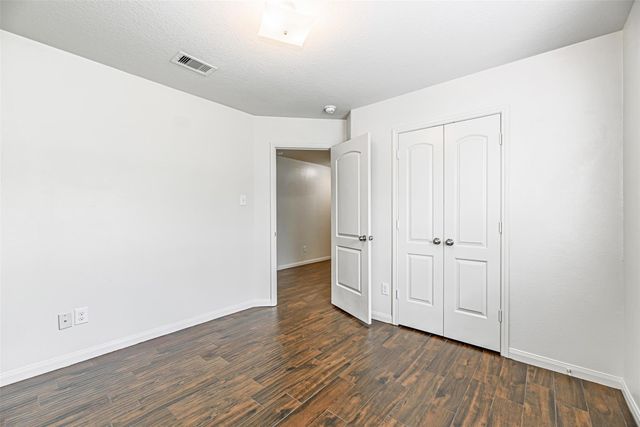 11207 Hall Pines Court, Houston, TX 77075