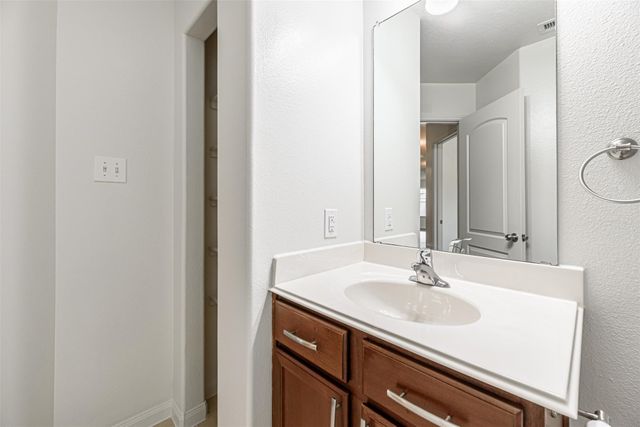11207 Hall Pines Court, Houston, TX 77075