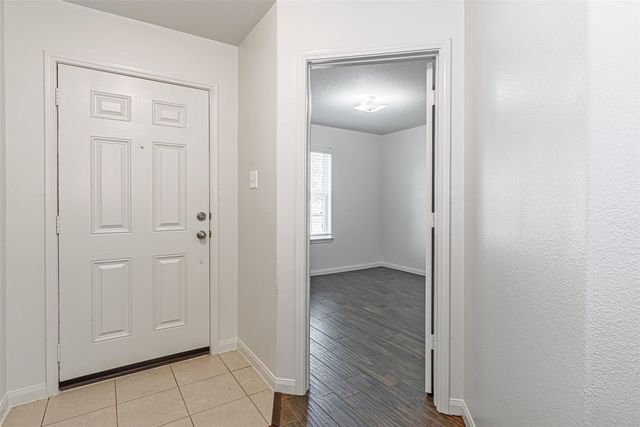 11207 Hall Pines Court, Houston, TX 77075