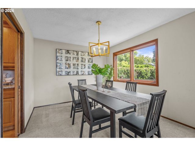 10195 Sw KABLE St, Portland, OR 97224