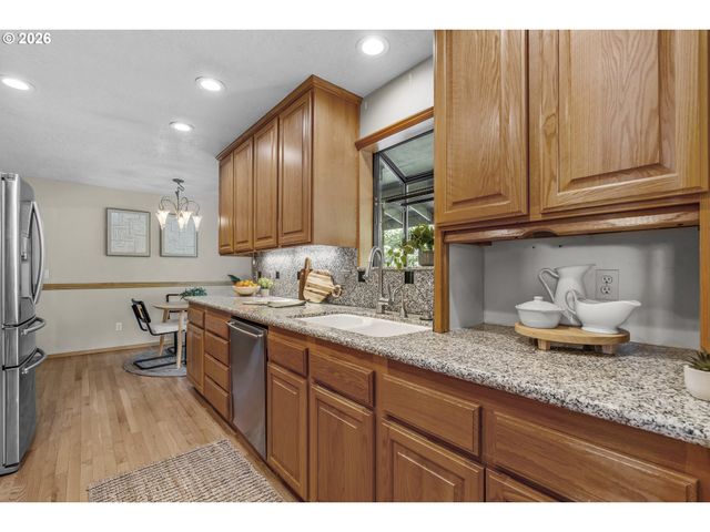 10195 Sw KABLE St, Portland, OR 97224