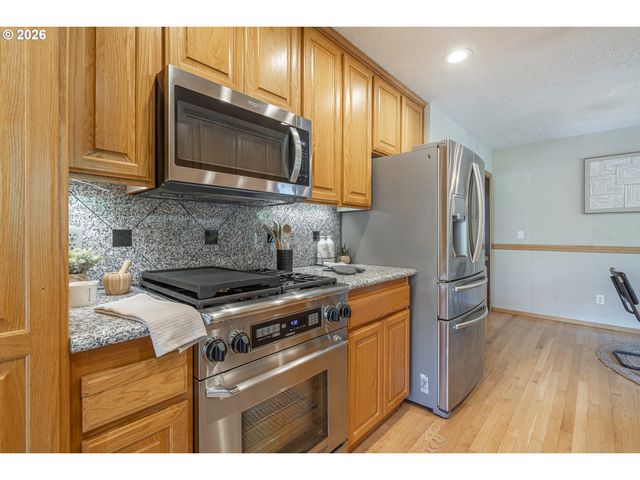 10195 Sw KABLE St, Portland, OR 97224