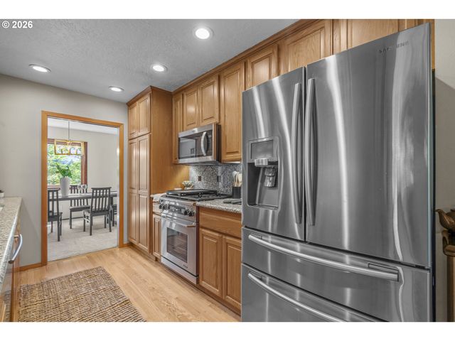 10195 Sw KABLE St, Portland, OR 97224