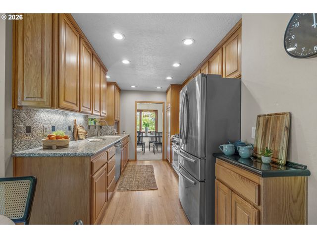 10195 Sw KABLE St, Portland, OR 97224