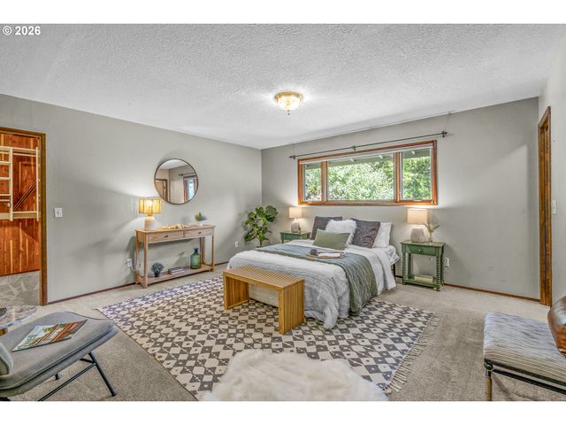 10195 Sw KABLE St, Portland, OR 97224